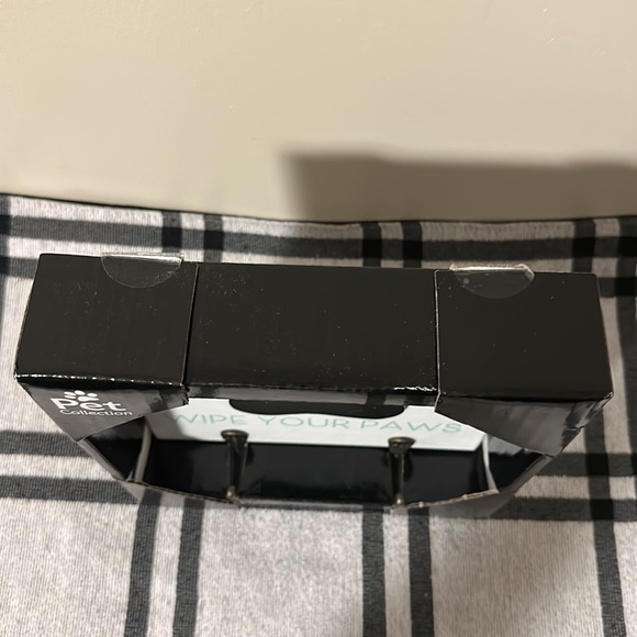 Wipe Your Paws Wall Hooks - Picture 7 of 8